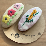 刺繍パッチンピン  2個セット  ＊お花　＊ミモザ　ぱっちんピン　ヘアピン　刺繍ヘアピン　刺繍アクセサリー　ベビー