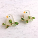 若草色の小鳥ピアスorイヤリング