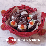 再販🍓バレンタインスイーツ💌チョコ生地シュークリーム＆クロワッサンセット🫧ミニチュアスイーツ　フェイクフード