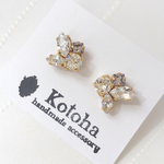 小さな蝶のビジューピアス