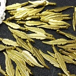 再販=10個= フェザー アクセサリー ネックレス チャーム パーツ 資材