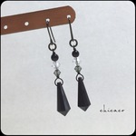 天然石オニキスwith SWAROVSKI のドロップピアス／イヤリング