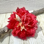 着物リメイク花コサージュ　赤絞り入りグラデーション