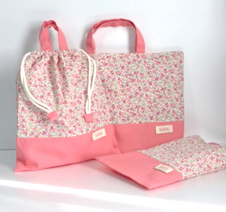 専用ページ　　　　　　入園　入学　レッスンバッグ　女の子　オーダー　名前　刺繍 4c3c2e801aacf9cae0cf9f9626e61d