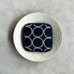 ウラぷっくりスクエアポーチ　tambourine navy mina perhonen