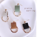 イヤカフ / ピアス / イヤリング レザー ゴールド リング  本革 牛革 アレルギー対応 アクセサリー 耳飾り