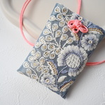 インド刺繍リボンのお守り袋　中サイズ16メモリアルケース御守お守り袋ネックレス