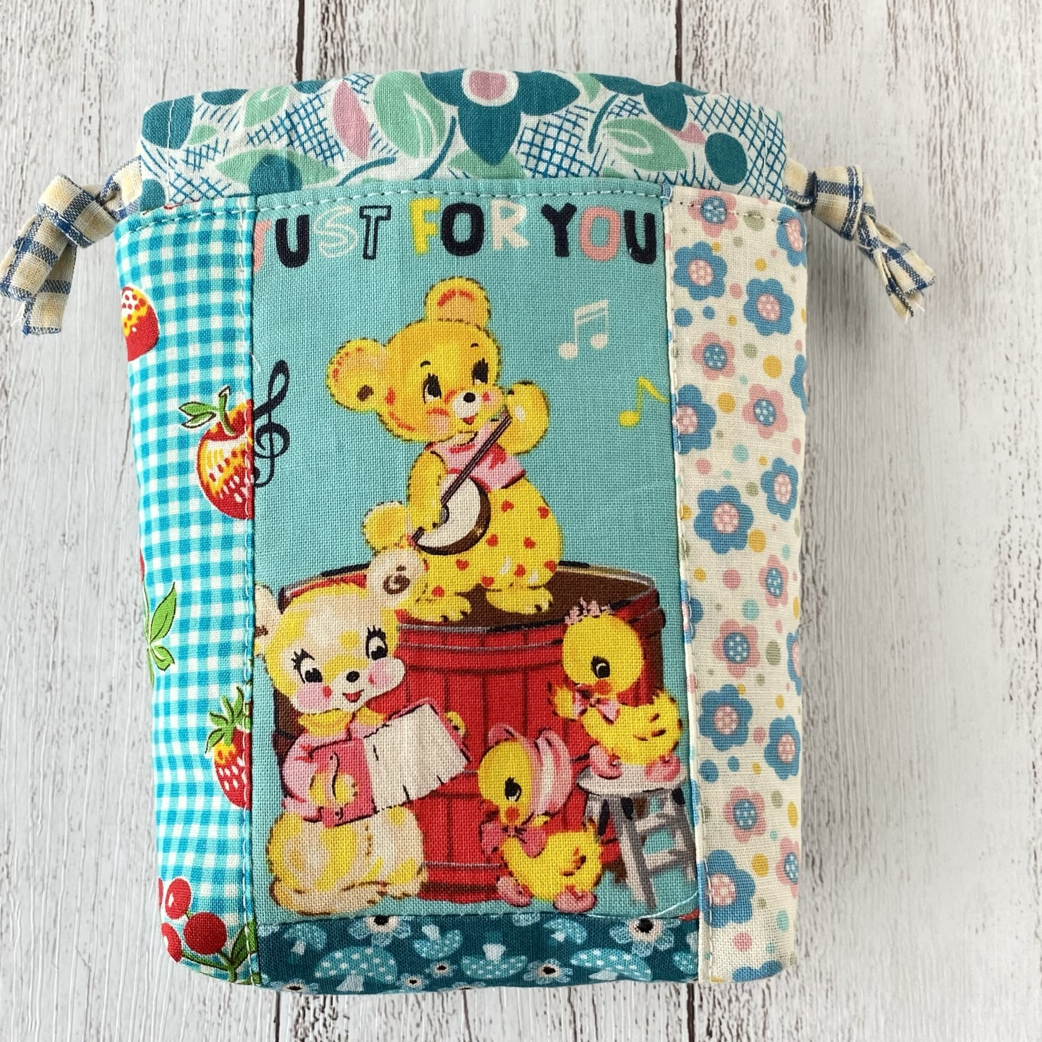 ハンドメイド☆レトロアニマルパッチワークキルト カバー 30's パッチワークeasy patchwork】枕カバーできましたpillowcase