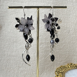 ((送料無料))✴︎おしゃれcool BLACKピアス／イヤリング長いパーツが揺れてとってもおしゃれになるアイテム✴︎ 【アレルギー対応】