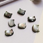 ネコちゃん シェル ビーズ ブラック 2個 ねこ 通し穴 パーツ チャーム