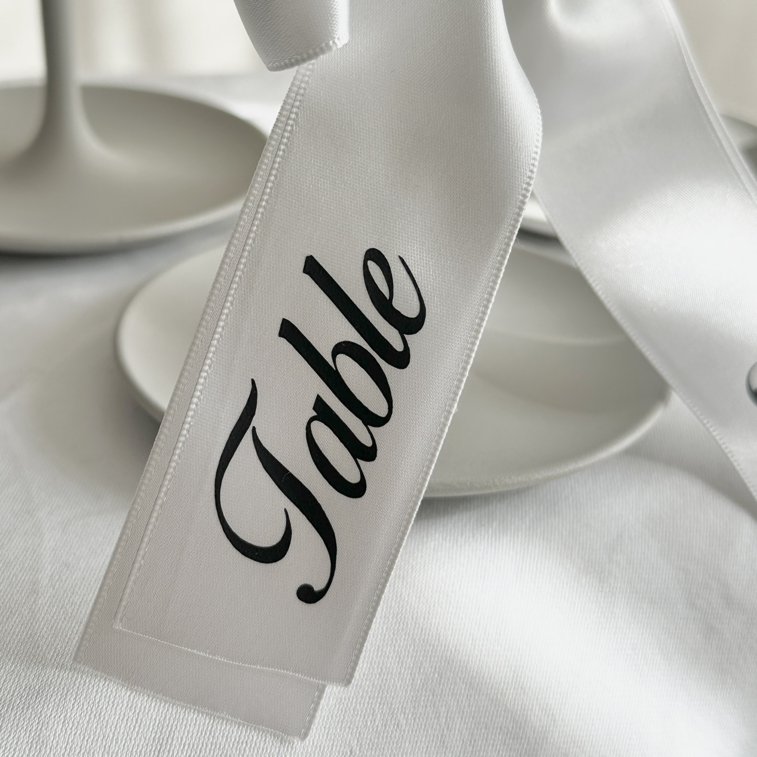 リボンテーブルナンバー◇4個〜お好きな場所に括り付けられる