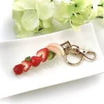 眼鏡ホルダー付き「イチゴと桃」のクリップ