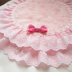 【Mサイズ】ピンクのフリルたっぷりのお姫様カフェマット Mサイズ【綿レースタイプ】