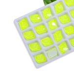 ネオンイエロー　コズミック　装飾用　高輝度　ガラスビジュー　ソーオン