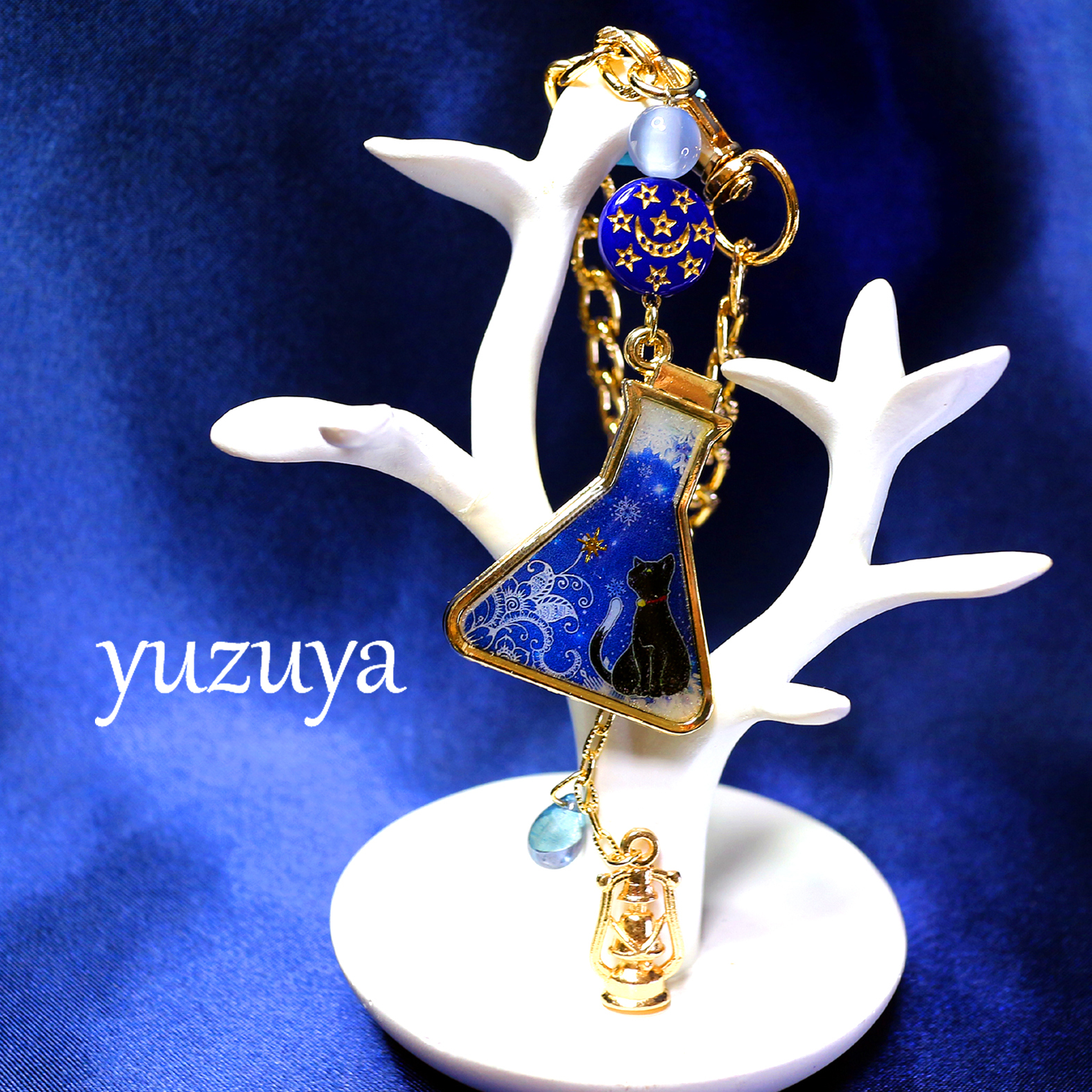 雪月花様•*¨*•.¸♬︎ハンドメイドスワロフスキーバッグチャーム 雪月花様•*¨*•.¸♬︎ハンドメイドスワロフスキーバッグチャーム
