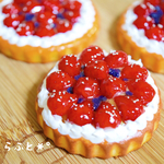 つやつやいちごタルトブローチ＊°