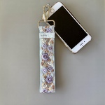 【持ちやすくて可愛いお手元】インド刺繍のスマホストラップ☆Tanyaターニャ／ハンドストラップ・携帯ストラップ
