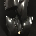 スワロデコ トパーズカラーのネックレス