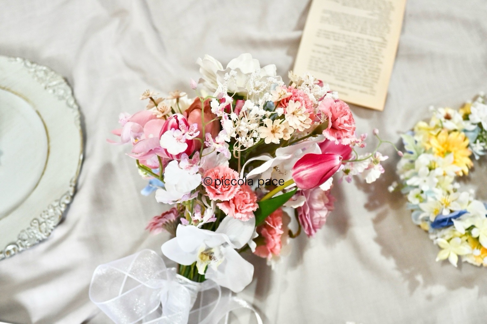 ホワイトアネモネとチューリップのパステルブーケ＆ブートニア ホワイトアネモネとチューリップのパステルブーケ＆ブートニア