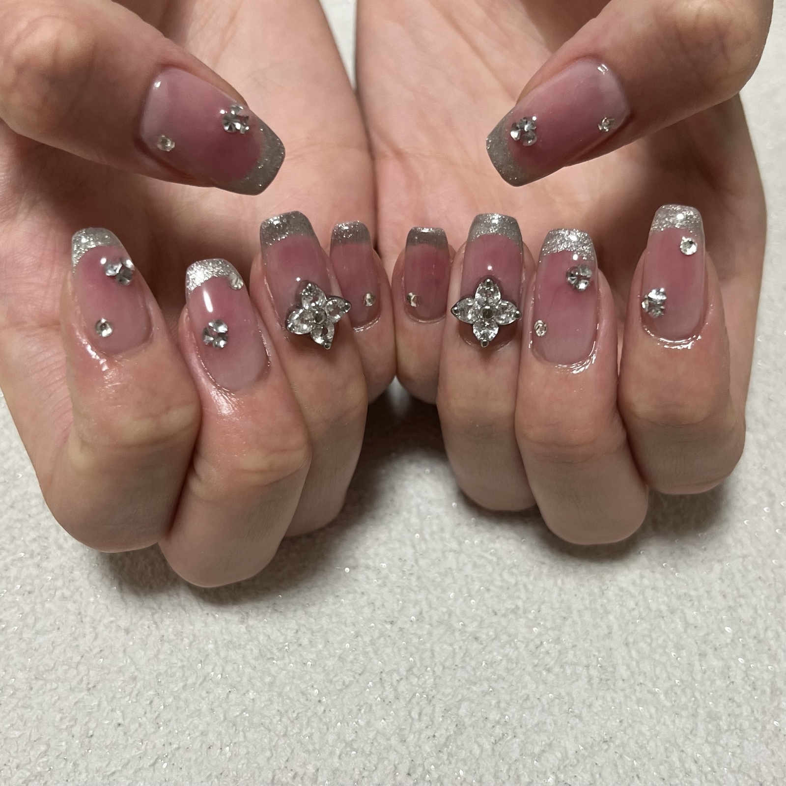 【オーダー】ネイルチップ　ミニハート　マグネット　フレンチ magnet french × mini heart♡ @tunashima.nail ハートは