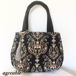 《new》🥀インド刺繍　インド刺繍リボン　トートバッグ　インド刺繍バッグ　インド刺繍トートバッグ　インド刺繍ミニトートバッグ　インド刺繍生地　ギフト　カラビナ付き　ブラック　タッセル付き