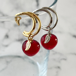 りんごのイヤーカフ/apple/赤りんご/red/ガーネット