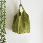 《受注製作》コットン糸のシンプルなスクエアバッグ☆若草色・内ポケット付☆  ニットバッグ　トートバッグ　グリーン　
