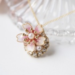 桜クリスタルネックレス〜春を彩るハンドメイド品〜