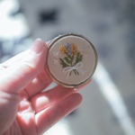 花束刺繍のピルケース