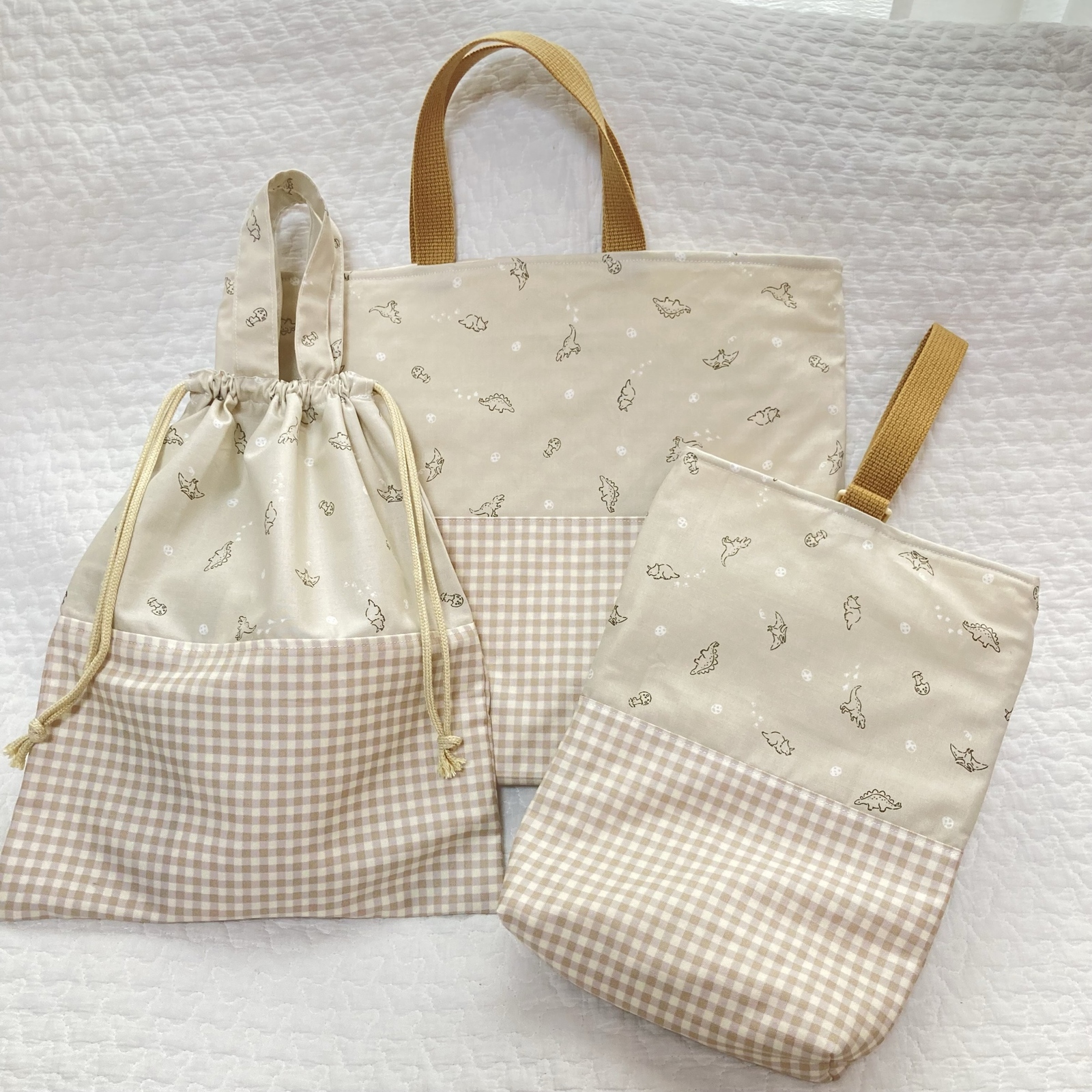 入学入園3点セット《恐竜&チェック》入園準備　入学準備　レッスンバッグ　上靴袋　お着替え袋　体操服袋　恐竜　シンプル