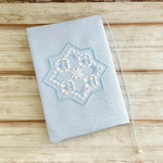 ハーダンガー刺繍のブックカバー（Wedgewood）⑧-B