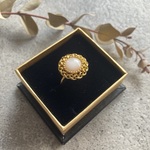 ヴィンテージボタンリング メタルGLD×ミルキーホワイト