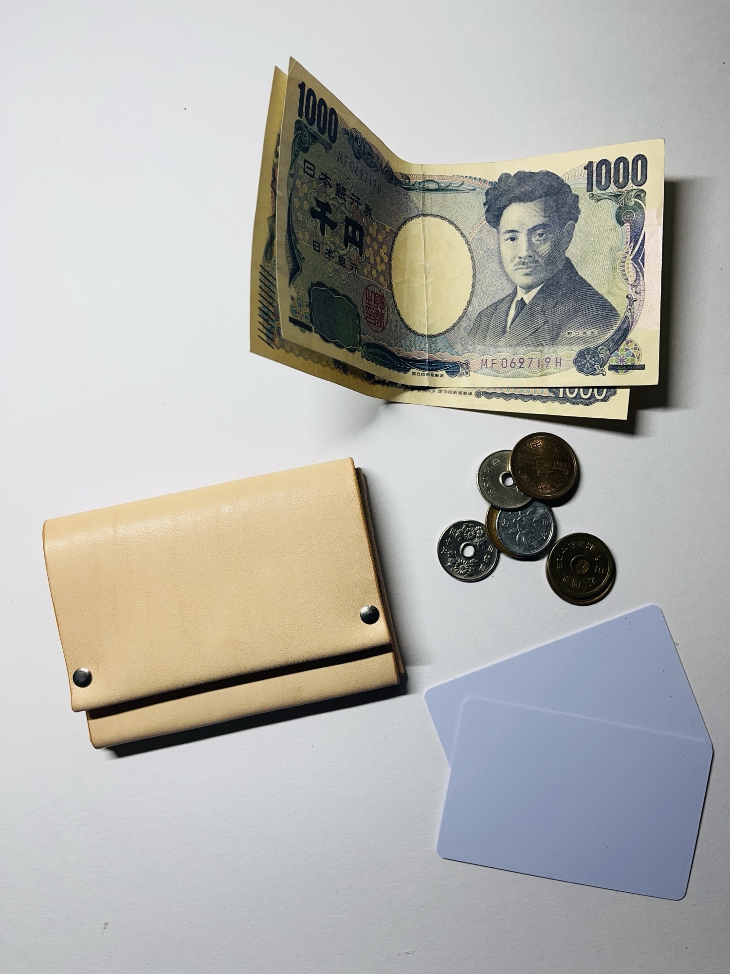 ヌメ革コンパクト財布　キャッシュレスウォレット