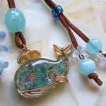 ◇3031再販４ 🐚ブルーグリーンアパタイトのくじらとホヌ　オルゴナイトのロングペンダント🐳🌻 ※約82㎝・長さ調節可能