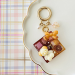 ANIMAL CHOCOLATE BOX♡キャラメルわんちゃん　　　　　　シャカシャカ　キーホルダー　レジン　アニマル　スイーツ　チョコ　カシャカシャ　プレゼント　ミニチュア　フェイクスイーツ　犬