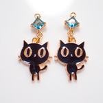 黒猫とビジューのピアス イヤリング ねこ 青