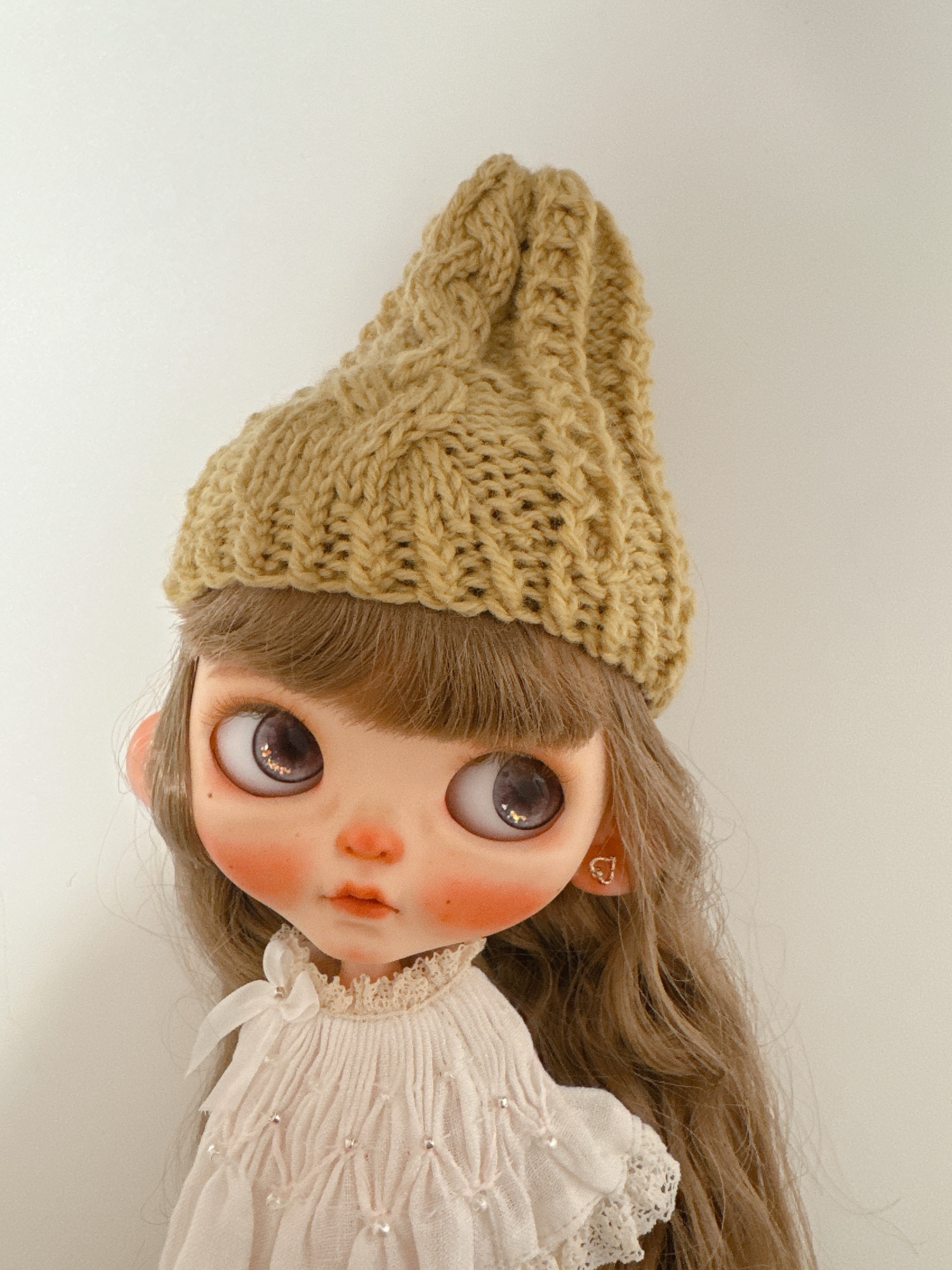 プチブライス 夏ニットワンピと帽子 プチブライス 夏ニットワンピと帽子