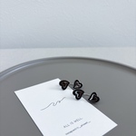 【 tiny. 】タイニー　ハート　モノトーン　シンプル　デザインキャッチ　バレンタイン　ブラック　シルバー　かっこいい　ALL IS WELL.