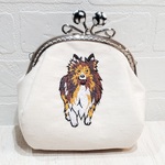シェルティの手刺繍　がま口👛(オフホワイト)