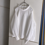 ☆ 年末最終SALE✨襟フリルブラウス　ブロード　シルキー加工　ブラウス