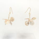 ゴールドの花びらピアス＊