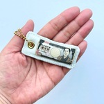 諭吉ちゃんのぷっくりチャーム