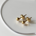 <定番人気> 丸玉ピアスゴールド4mm つけっぱなし　シンプル　ストレスフリー　ファーストピアス　ステンレスピアス　プチピアス　小さめピアス　デイリー　カジュアル　オフィス　大人ファッション　