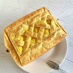 お母さんの手作りアップルパイのポーチ