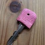 【豚革やわらかキーカバー】ころぴっぐ　005