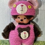 レトロピンクなくまちゃん帽子とアップリケサロペット(モンチッチSサイズ)