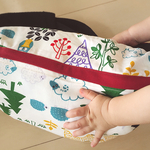 抱っこひも収納カバー（ファスナータイプ） かわいい森のどうぶつ 【赤】