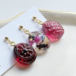 本物のお花を使ったフラワードロップ3粒ピアス・イヤリング・イヤーカフ　ローズ　チャーム変更可能