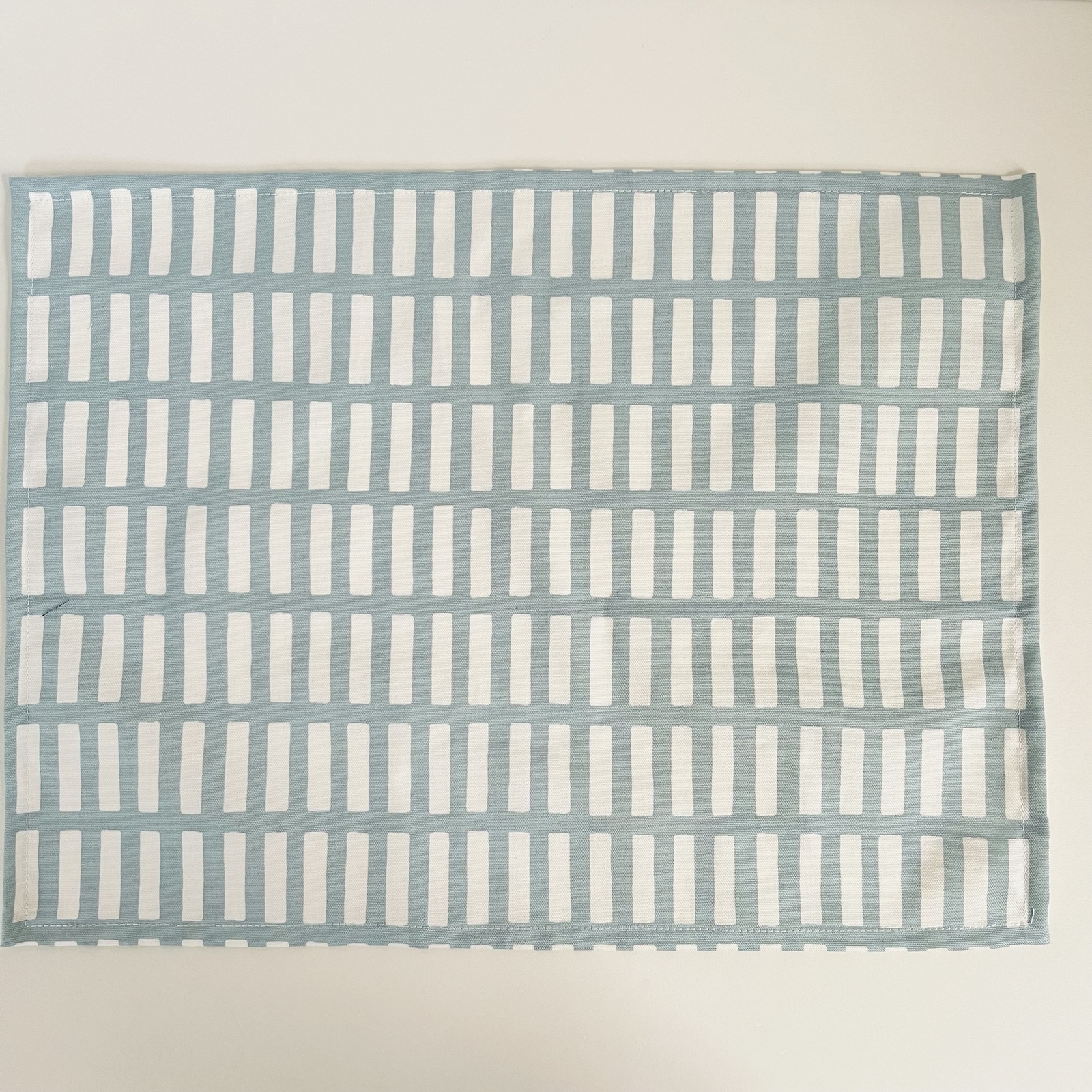 ハンドメイド　ランチョンマット　格子柄　葉っぱ　北欧風　40×60 水色2種 北欧風の格子柄のランチョンマット 黄 30×40 - POCHI-CO'S GALLERY