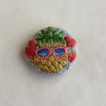 Happy Pineapple 刺繍ヘアゴムorブローチ（小）